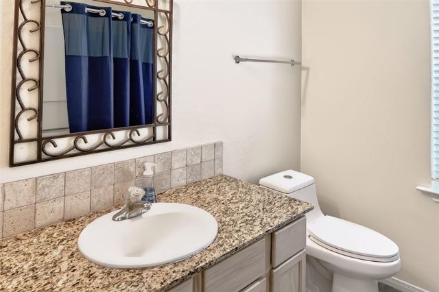 1144 Sailfish Street, Bayou Vista, TX 77563