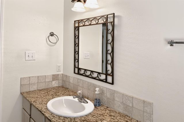 1144 Sailfish Street, Bayou Vista, TX 77563
