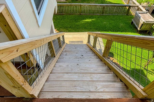 1144 Sailfish Street, Bayou Vista, TX 77563