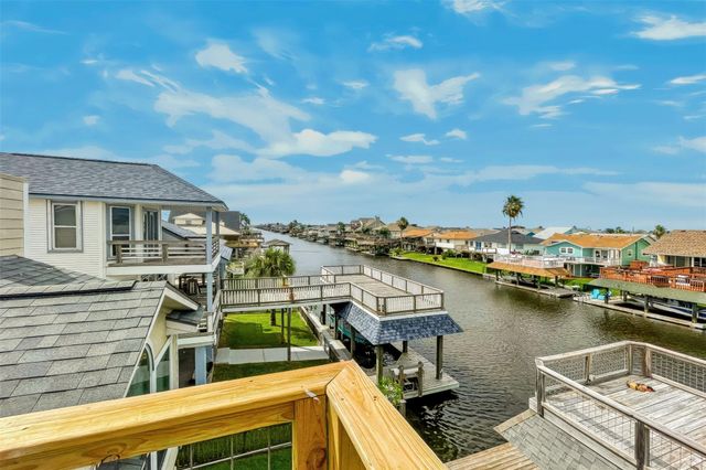 1144 Sailfish Street, Bayou Vista, TX 77563