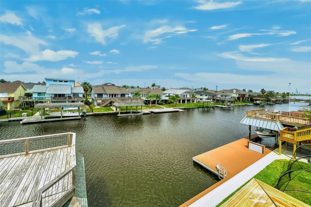 1144 Sailfish Street, Bayou Vista, TX 77563