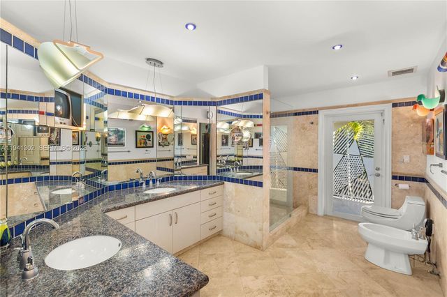 5343 Orduna Dr, Coral Gables, FL 33146