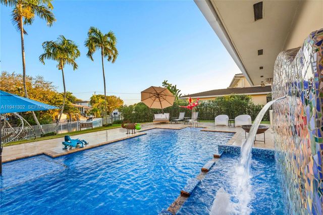 5343 Orduna Dr, Coral Gables, FL 33146