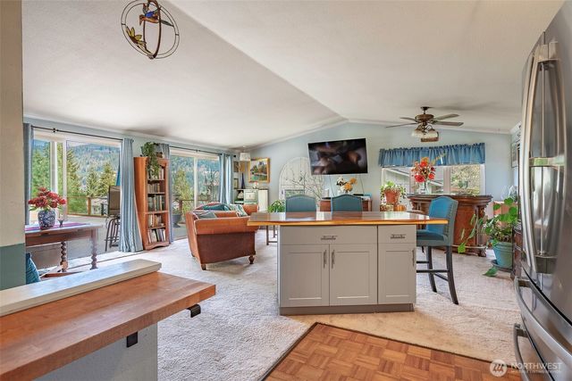69 North Point Drive, Bellingham, WA 98229