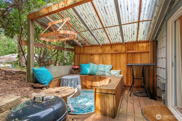 69 North Point Drive, Bellingham, WA 98229