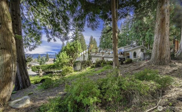 69 North Point Drive, Bellingham, WA 98229
