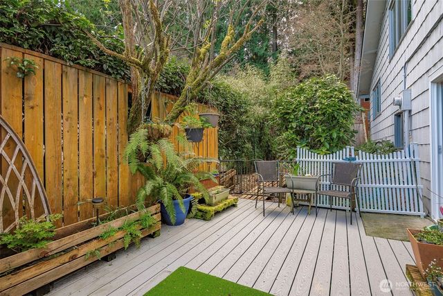 69 North Point Drive, Bellingham, WA 98229