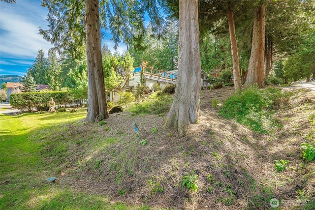 69 North Point Drive, Bellingham, WA 98229