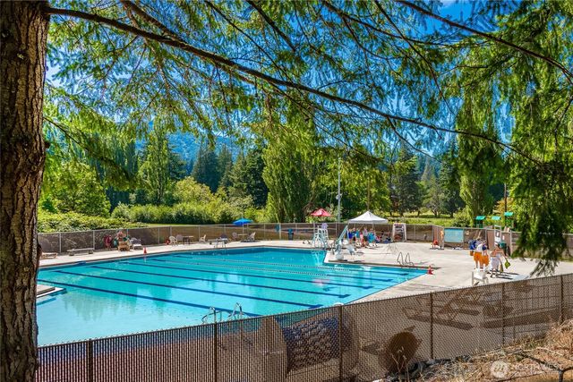 69 North Point Drive, Bellingham, WA 98229
