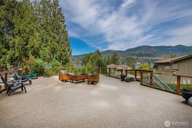 69 North Point Drive, Bellingham, WA 98229