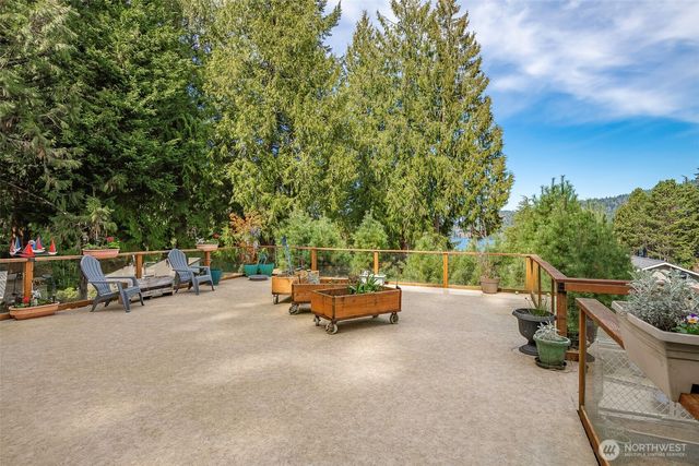 69 North Point Drive, Bellingham, WA 98229
