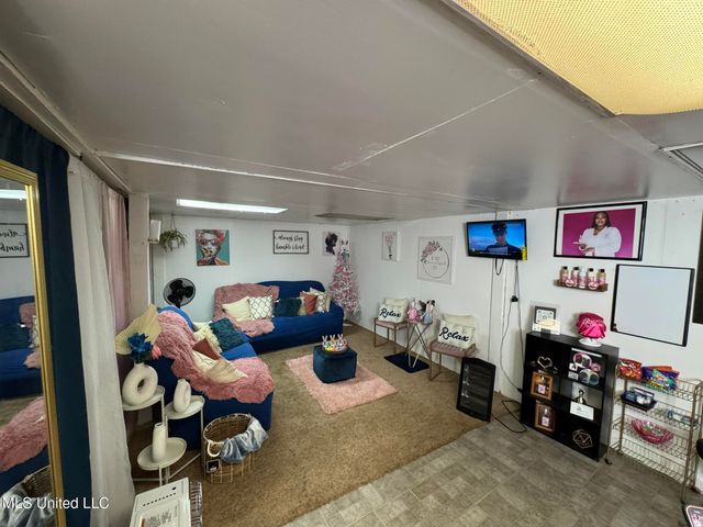 605 Old Canton Road, Carthage, MS 39051