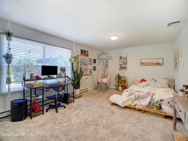 20 Richard Road, Farmingdale, NJ 07727