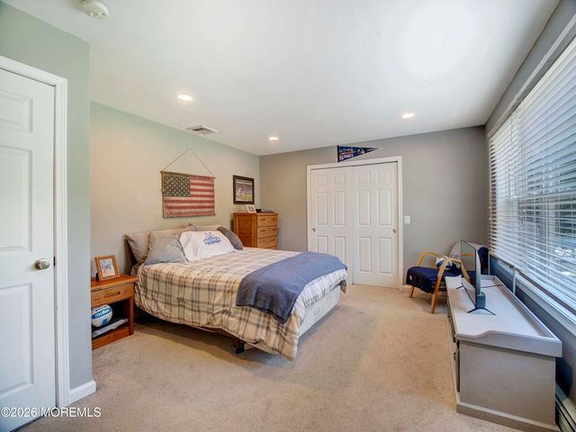 20 Richard Road, Farmingdale, NJ 07727