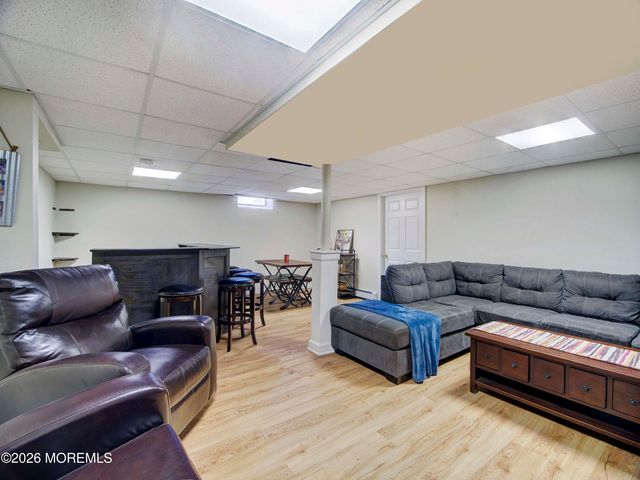 20 Richard Road, Farmingdale, NJ 07727
