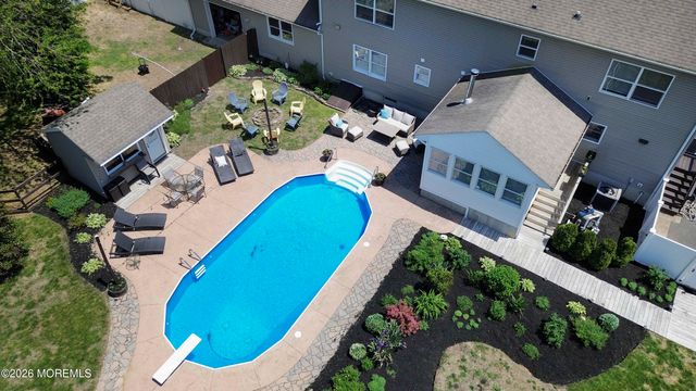 20 Richard Road, Farmingdale, NJ 07727