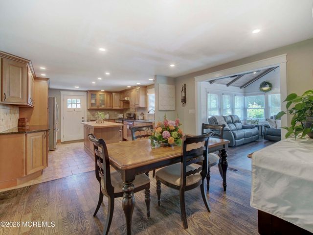 20 Richard Road, Farmingdale, NJ 07727