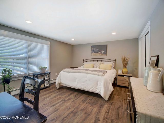 20 Richard Road, Farmingdale, NJ 07727
