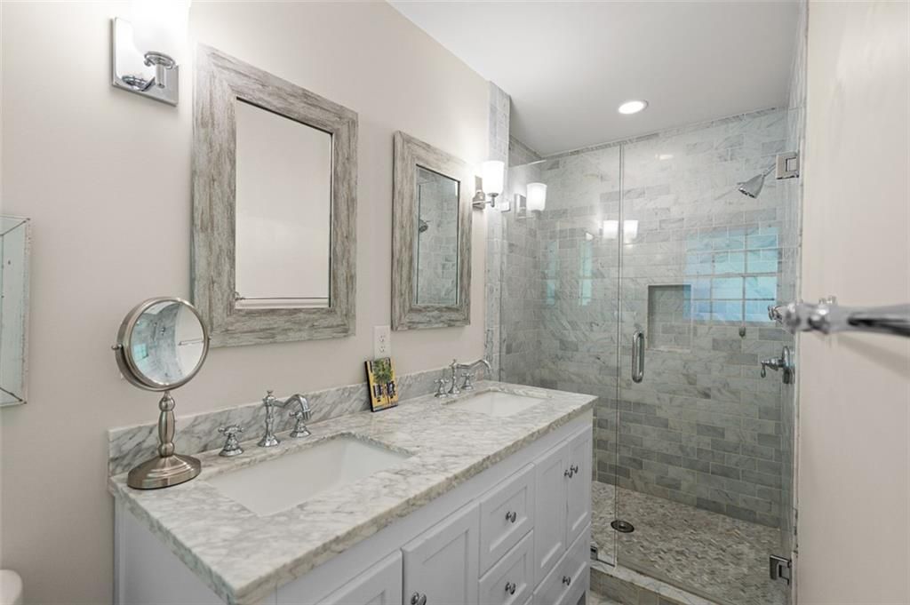 Image 19 of property listing at 2125 Briarwillow Drive, Atlanta, GA 30345