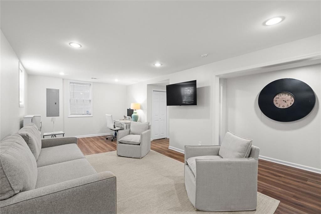 Image 22 of property listing at 2125 Briarwillow Drive, Atlanta, GA 30345