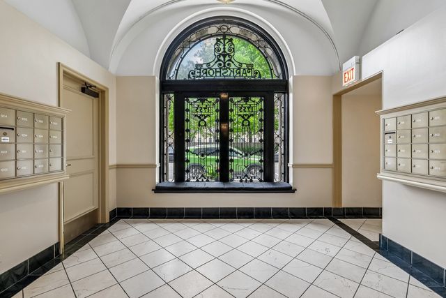 1755 E 55th Street 605, Chicago, IL 60615