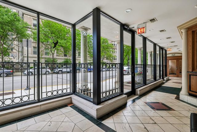 1755 E 55th Street 605, Chicago, IL 60615