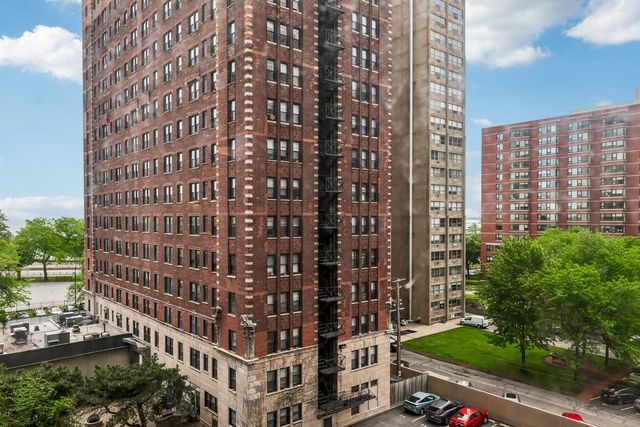1755 E 55th Street 605, Chicago, IL 60615