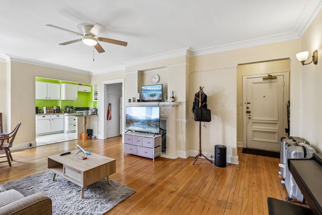 1755 E 55th Street 605, Chicago, IL 60615