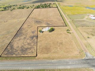 225 Knape Road, La Grange, TX 78945