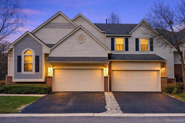 38302 Saratoga Circle, Farmington Hills, MI 48331
