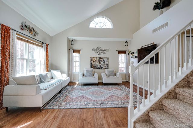 38302 Saratoga Circle, Farmington Hills, MI 48331