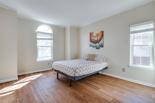 38302 Saratoga Circle, Farmington Hills, MI 48331