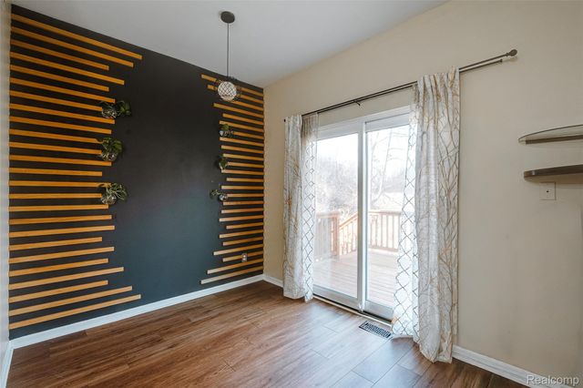 38302 Saratoga Circle, Farmington Hills, MI 48331