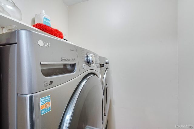 38302 Saratoga Circle, Farmington Hills, MI 48331