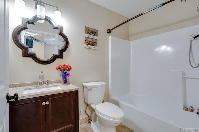 38302 Saratoga Circle, Farmington Hills, MI 48331