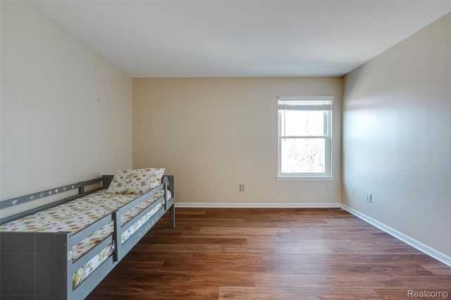 38302 Saratoga Circle, Farmington Hills, MI 48331