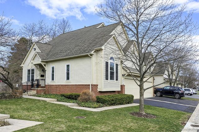 38302 Saratoga Circle, Farmington Hills, MI 48331