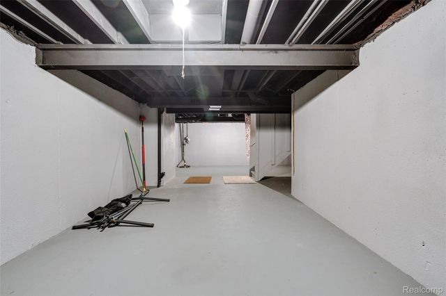 38302 Saratoga Circle, Farmington Hills, MI 48331