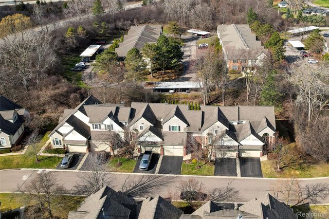 38302 Saratoga Circle, Farmington Hills, MI 48331