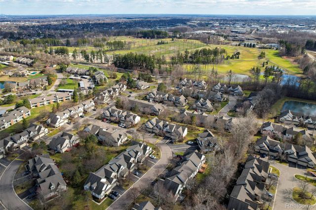 38302 Saratoga Circle, Farmington Hills, MI 48331