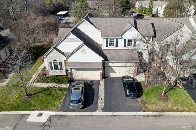 38302 Saratoga Circle, Farmington Hills, MI 48331