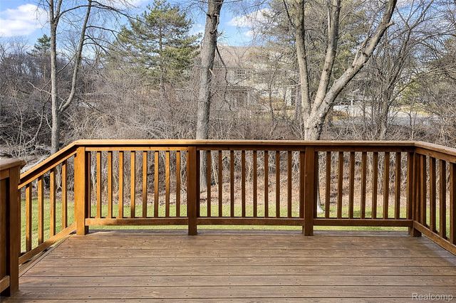 38302 Saratoga Circle, Farmington Hills, MI 48331