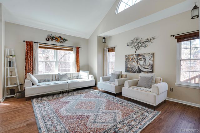 38302 Saratoga Circle, Farmington Hills, MI 48331