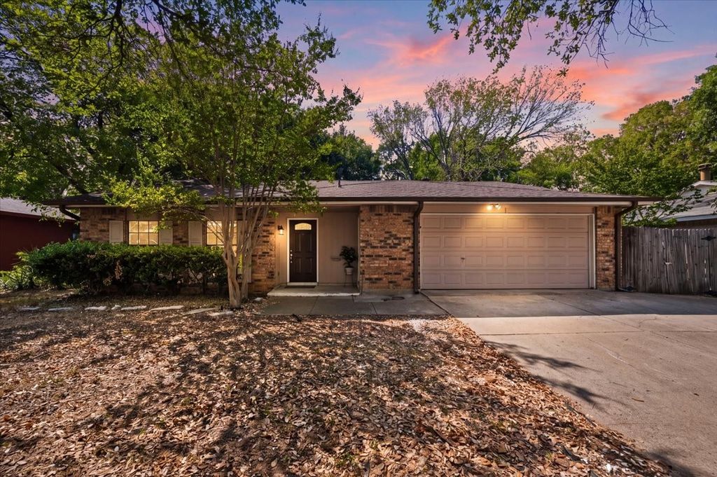 2614 Creekview Drive, Arlington, TX 76016 — exterior