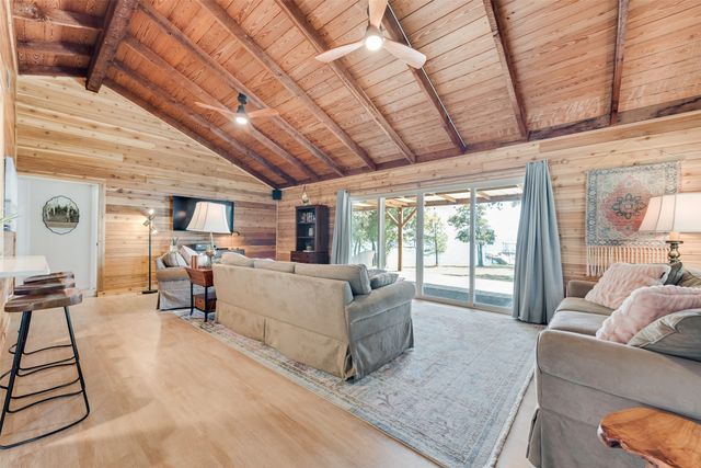 229 Lakeside Drive, West Tawakoni, TX 75474