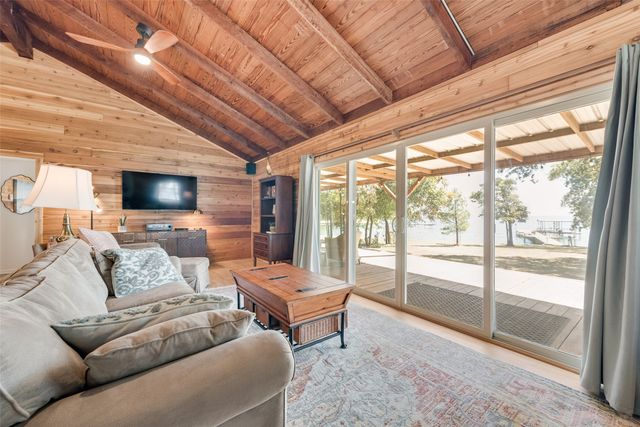 229 Lakeside Drive, West Tawakoni, TX 75474