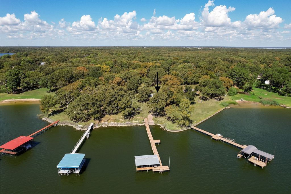 229 Lakeside Drive, West Tawakoni, TX 75474