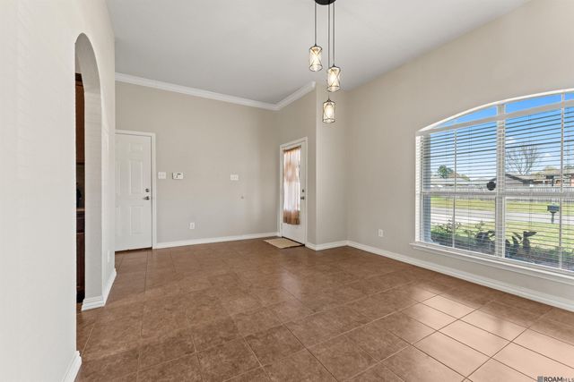 11078 Iberia Dr, Denham Springs, LA 70726