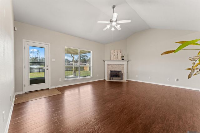 11078 Iberia Dr, Denham Springs, LA 70726