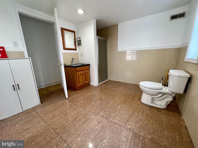 412 N 32ND ST, Philadelphia, PA 19104
